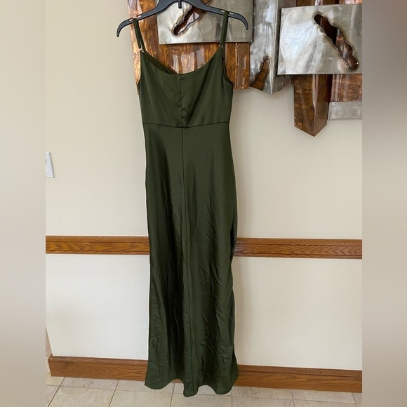 Revelry Skye Satin Dress Green size 8 - Picture 6 of 11